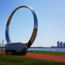 重器助力“榮馬”，呈現(xiàn)中國最高顏值馬拉松賽道。